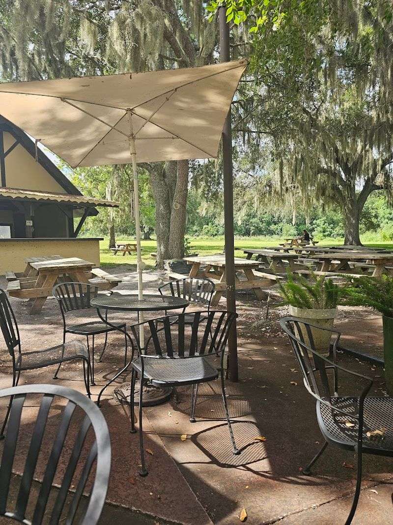Yalaha Bakery (Yalaha)