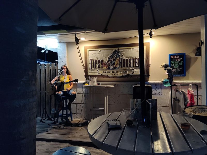 Live Music That Actually Keeps You Around Longer