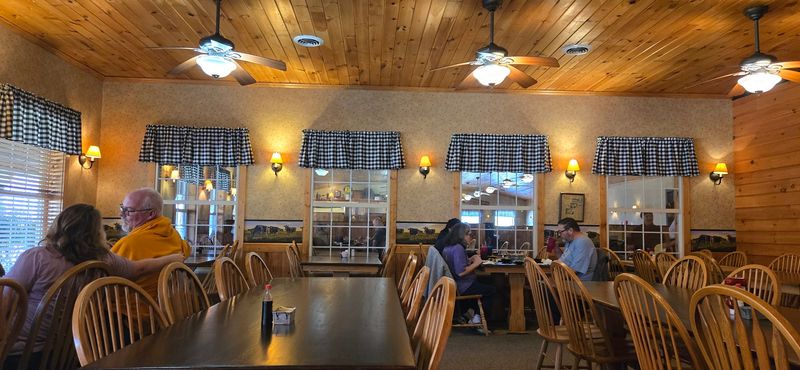 What It's Like Dining Here