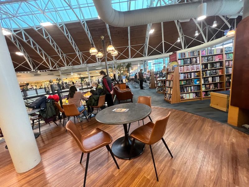 Bronte Bistro: Meals, Lattes, and Page Breaks