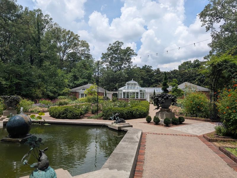 Why Admission to This Memphis Garden Is Free