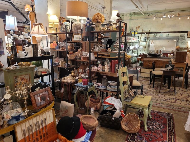 Where Tennessee's Best Pickers Show Off Their Finds