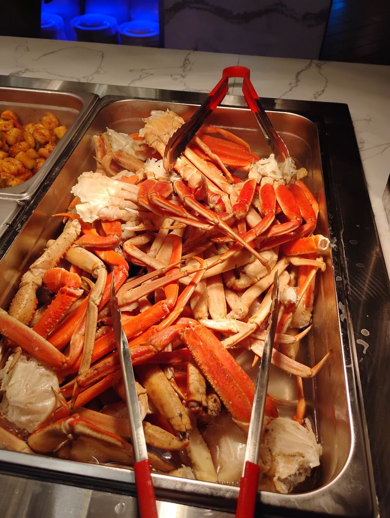 Crab Legs Piled High Without the Usual Buffet Tricks