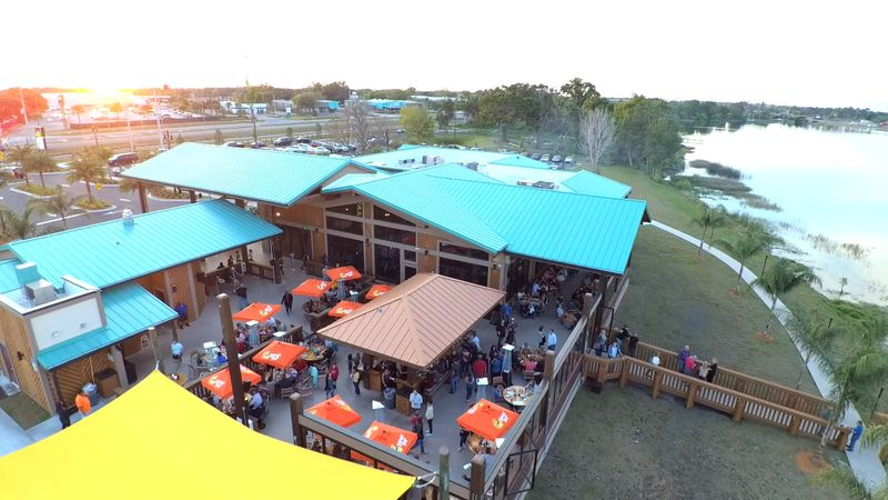 Grills Lakeside Seafood Deck & Tiki Bar (Orlando)