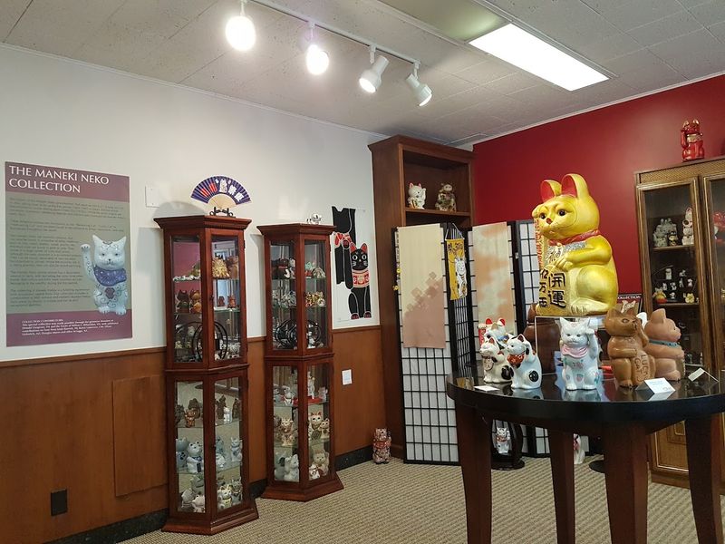 The Maneki-neko Room