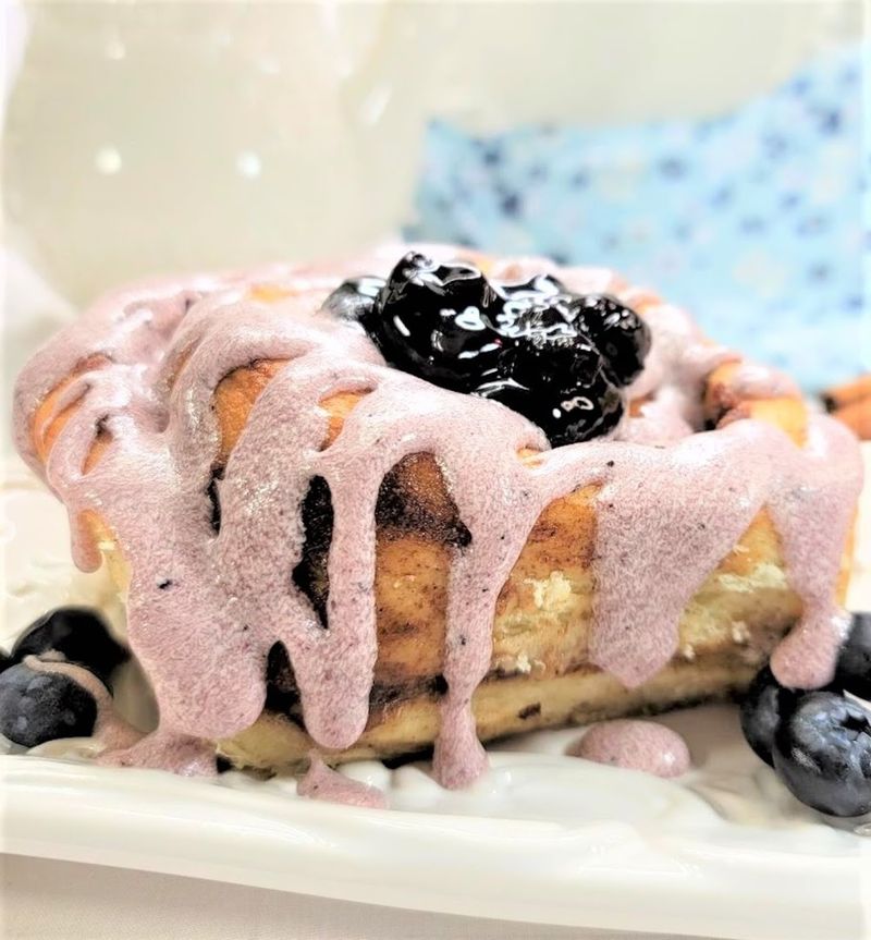 This Florida Bakery Makes Cinnamon Rolls So Over-The-Top, They Barely Look Real