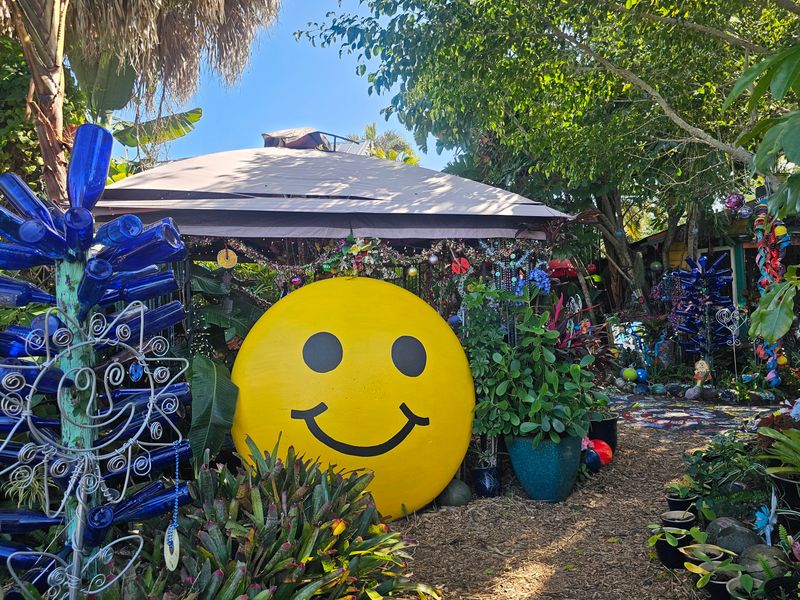 Planning Your Visit: Hours, Vibes, Tips