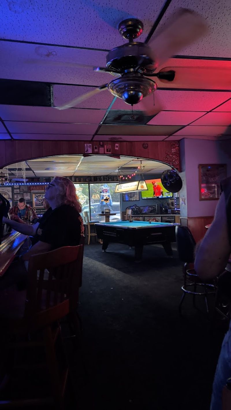 The Old-School Bar Atmosphere You Can't Fake
