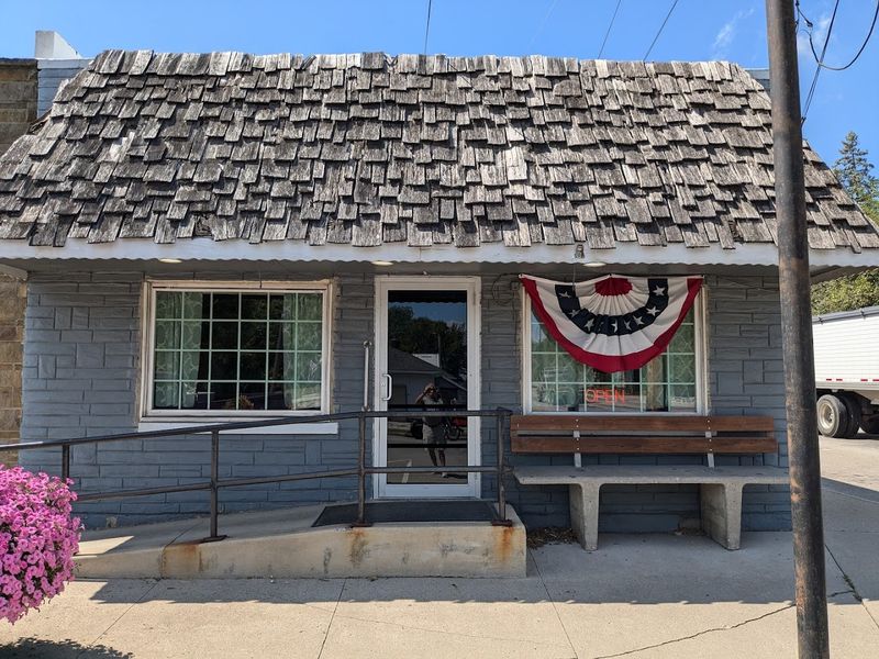 The Counter And That Small-Town Feel