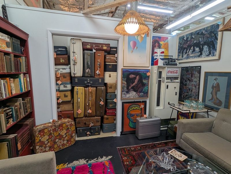 A Labyrinth Of Rooms That Keep Surprising You