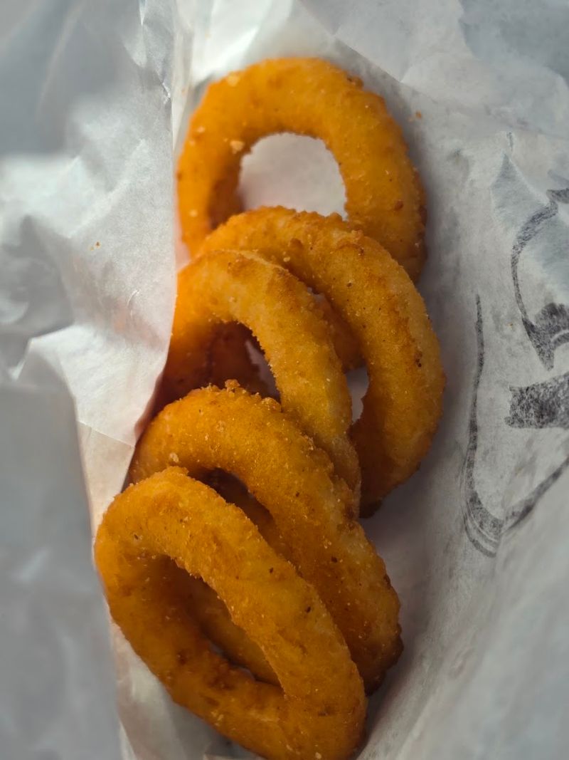 Old School Onion Rings That Crunch Like They Should