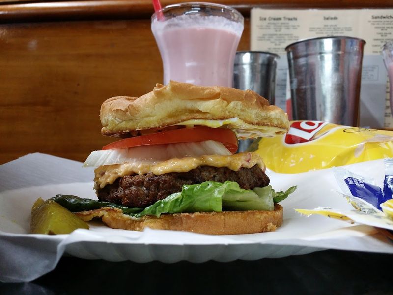 A Simple Lunch Menu That Keeps Locals Coming Back