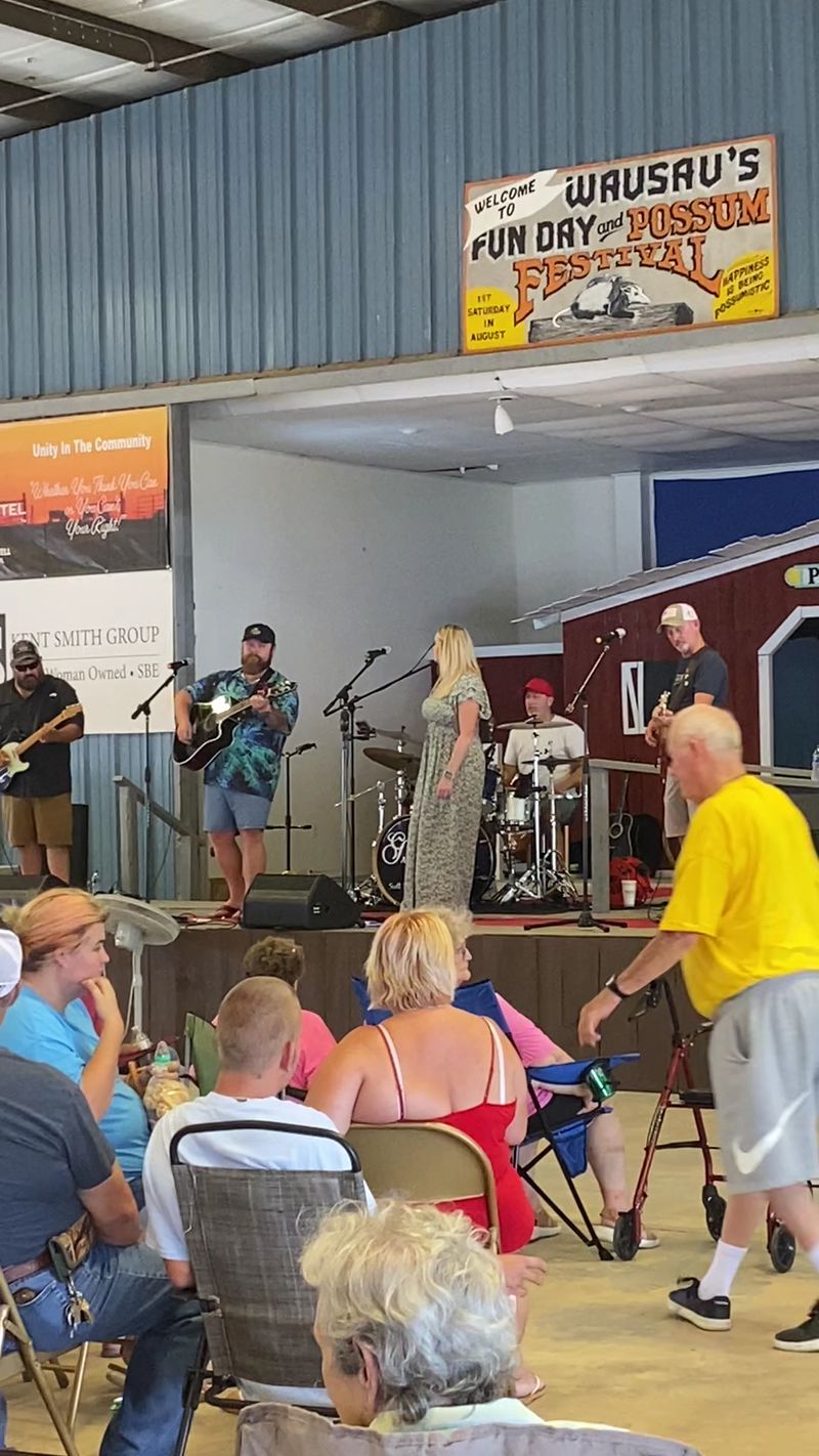 Live Music and Entertainment Throughout the Day