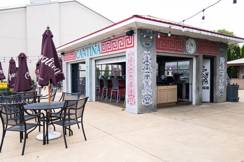 Harbor House Bar & Grill, Huron