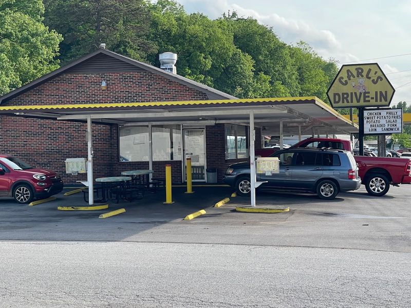 A Classic Drive-In Experience in Loudon, Tennessee