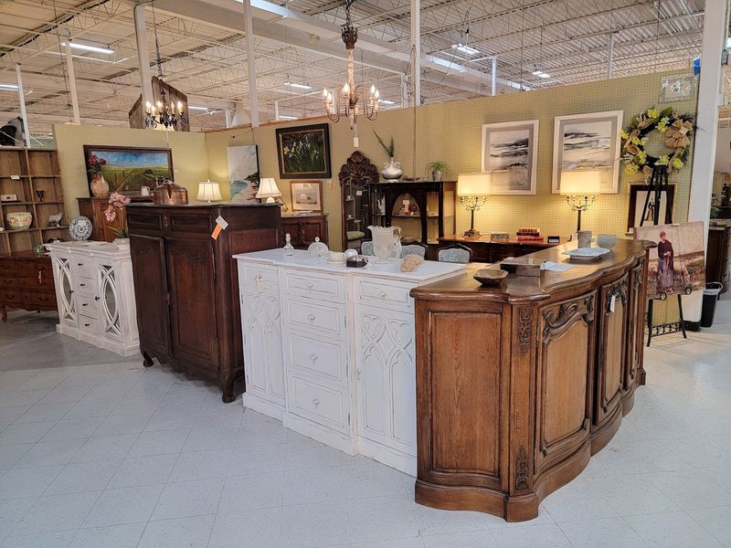 What You'll Find Inside This Treasure-Filled Antique Mall