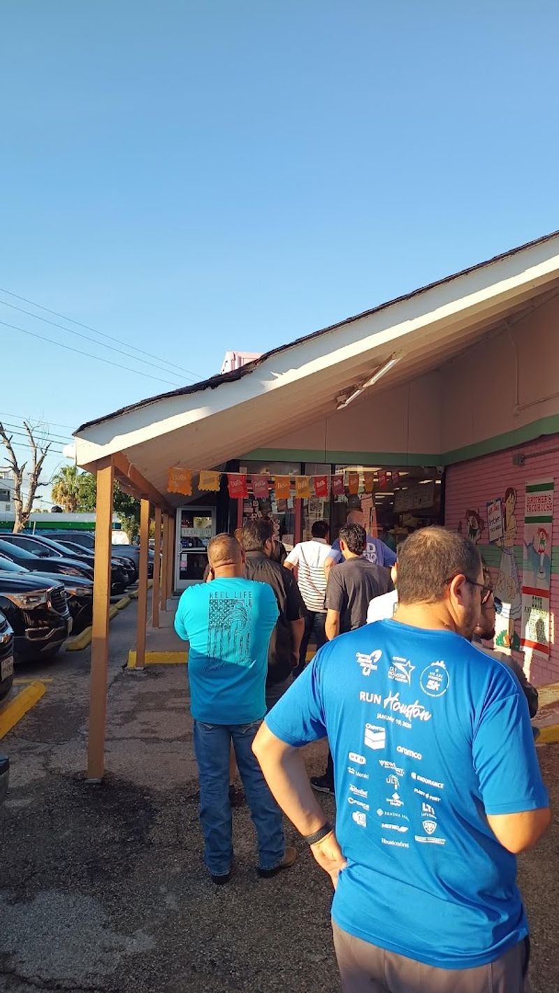 Early Hours and Fast-Moving Lines