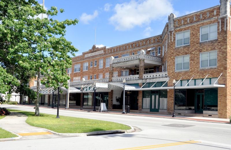 Hotel Jacaranda (Avon Park)