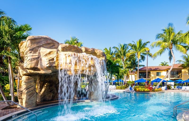 Naples Bay Resort & Marina – Naples