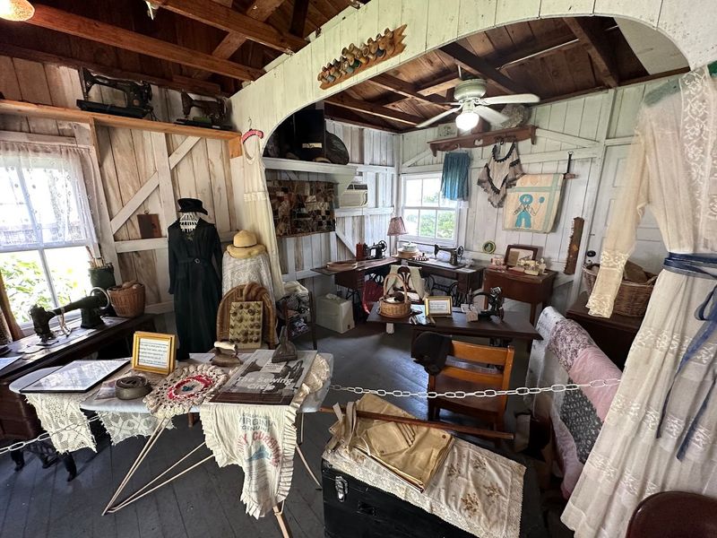 Experience The Authentic Smells And Atmosphere Of Early Florida