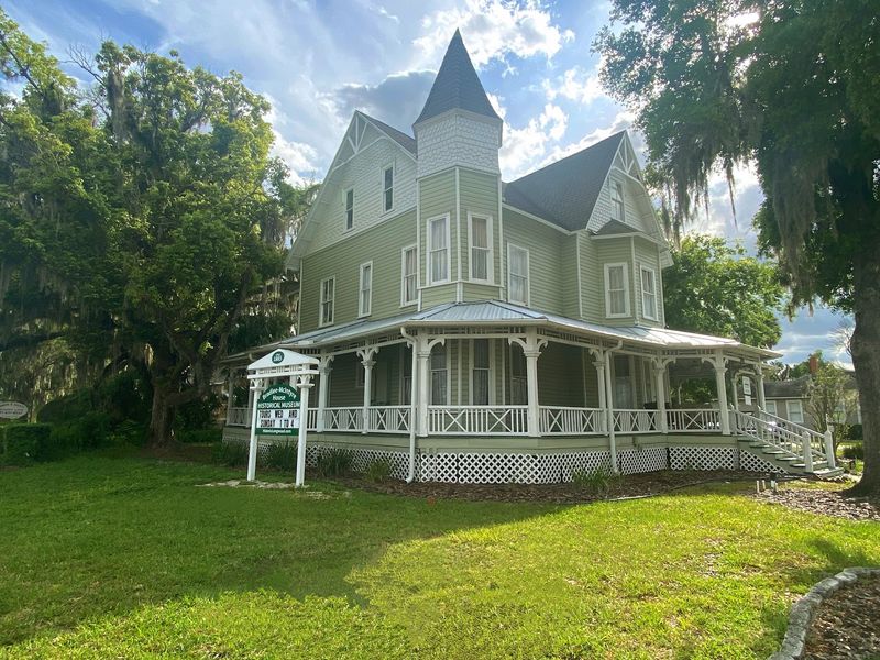 Queen Anne Elegance: The Last of Its Kind