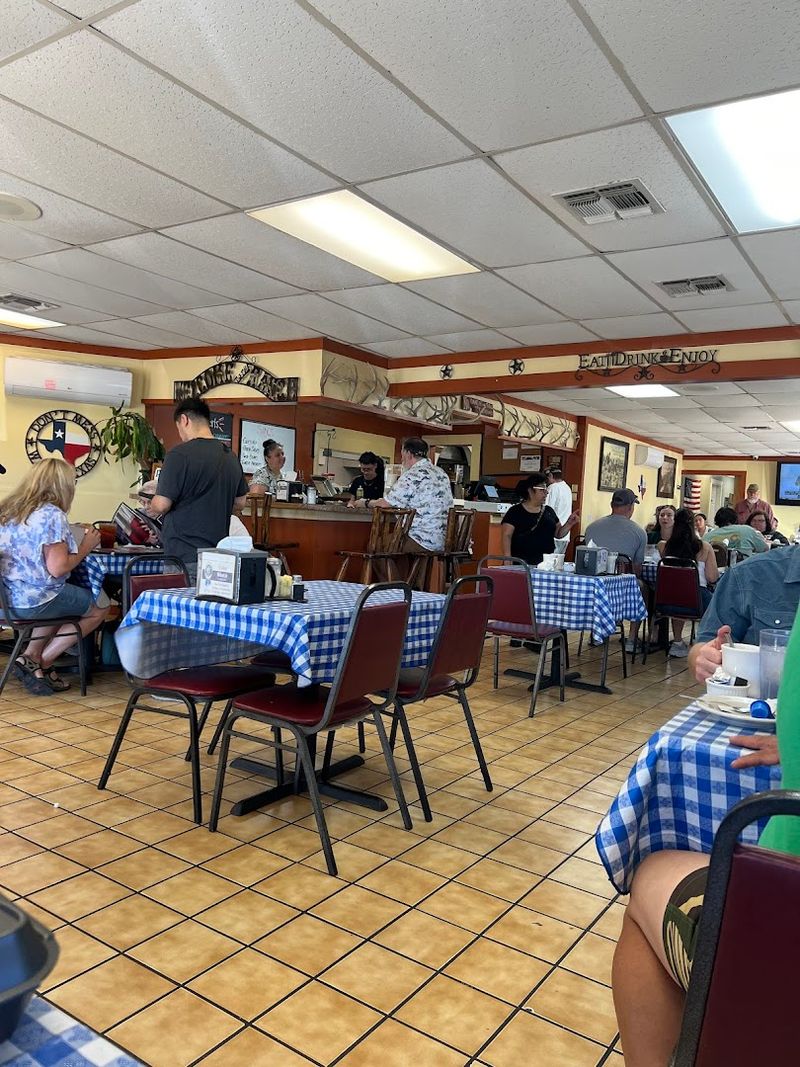 Country Atmosphere Where Everybody Knows Your Name