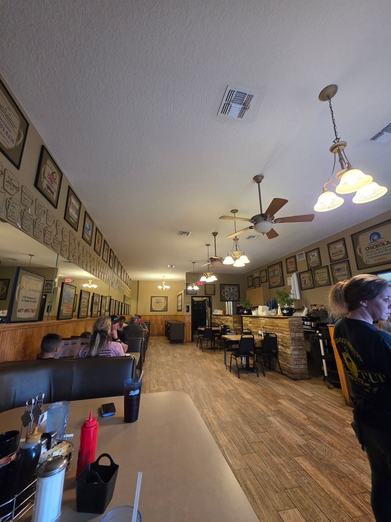 Classic Diner Atmosphere That Feels Like Home