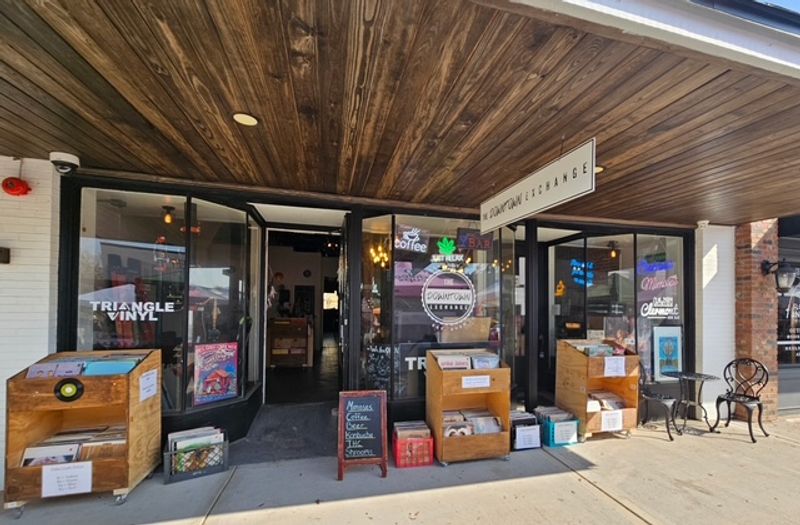 Triangle Vinyl (Clermont)