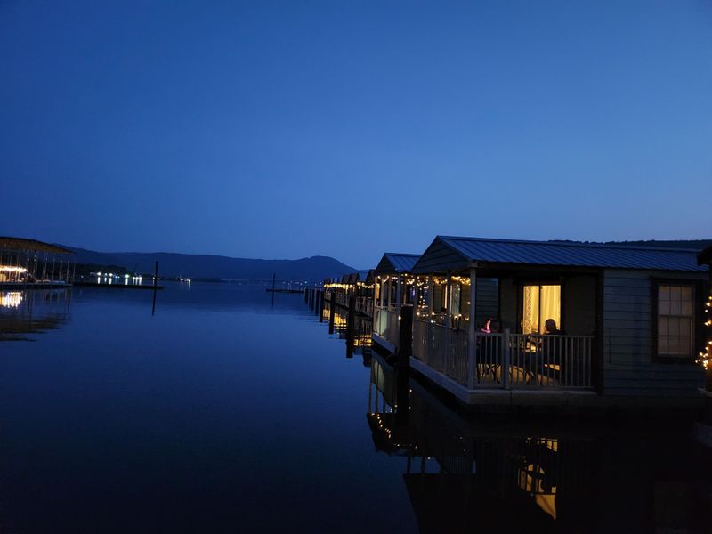 A Hidden Floating Cabin Escape on Nickajack Lake