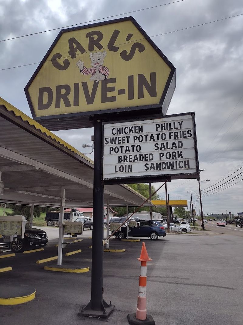 Why Carl's Drive-In Is One of Tennessee's Best Old-School Food Stops