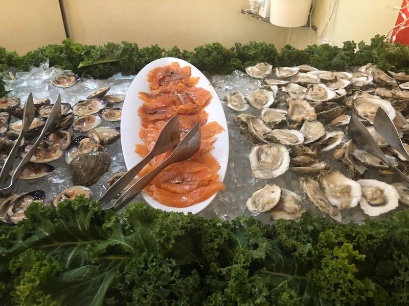 Fresh Oysters for the Adventurous