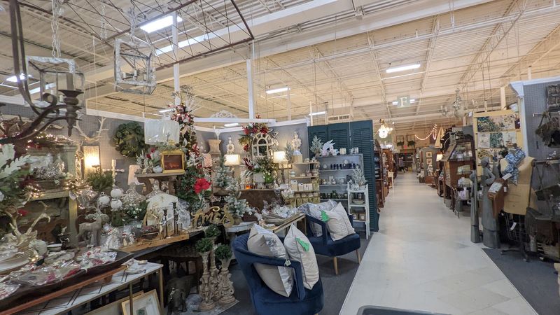Seasonal And Holiday Displays