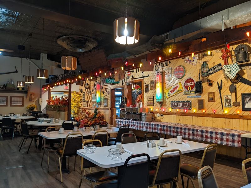 Main Street Caf&eacute;