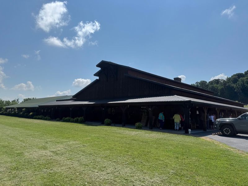 Where The Farmer's Daughter Is Located