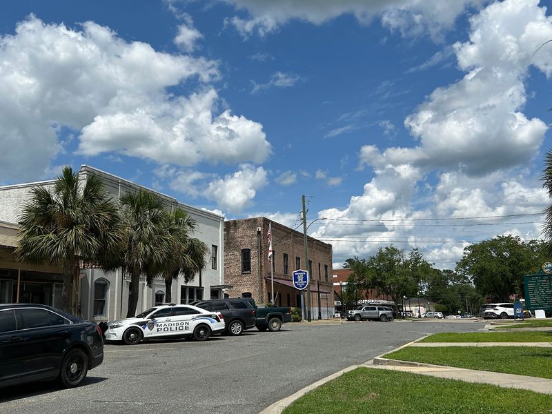 Strategic Location Between Tallahassee and Valdosta