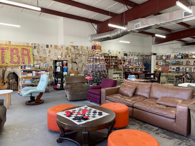 A Community Space That Welcomes Everyone to Linger
