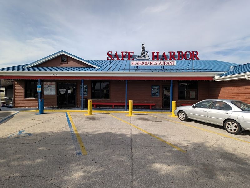 Safe Harbor Seafood Restaurant (Atlantic Beach)