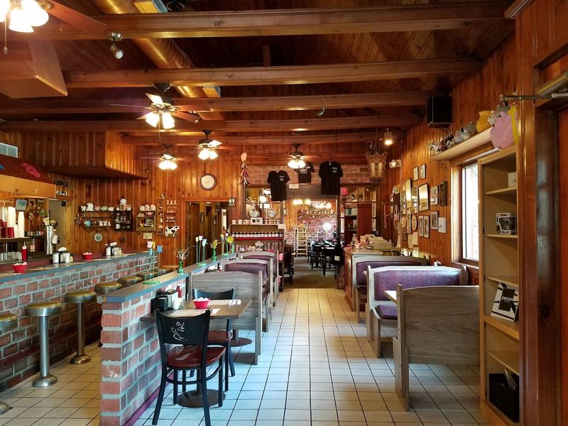 Hickory Valley Farm Restaurant (Swiftwater)