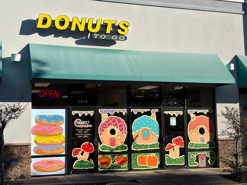 Donuts To Go (Sanford)