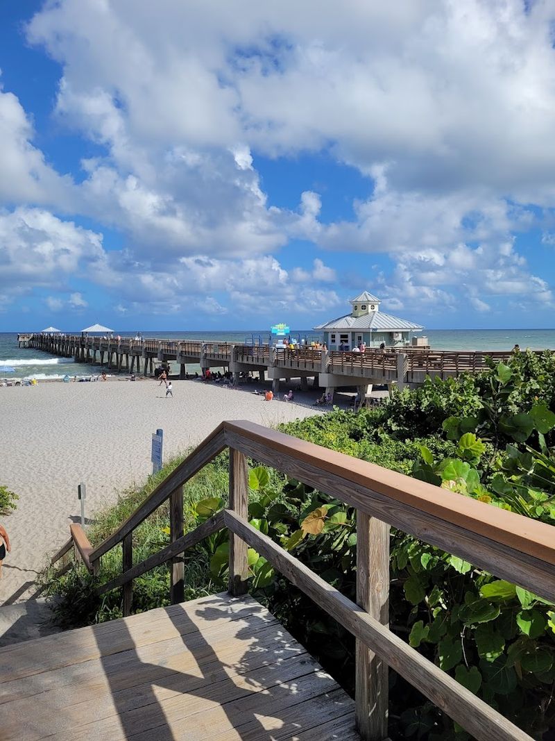 Juno Beach (Juno Beach)
