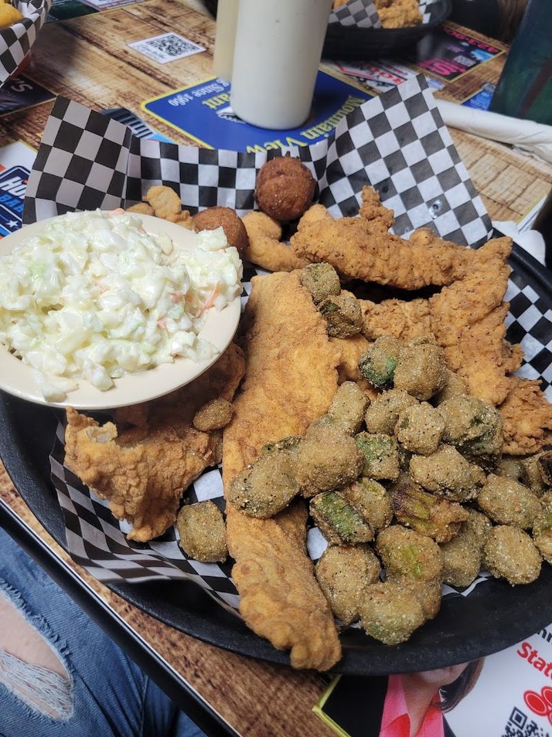 Why Catfish Fans Say This Telford Spot Is Worth Seeking Out