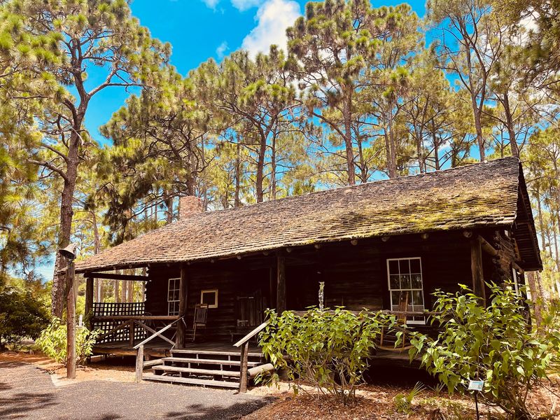 Heritage Village (Largo)
