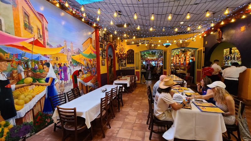 Mi Tierra Café y Panadería