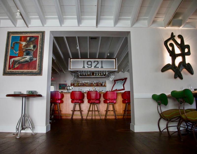 This Longtime Mount Dora Restaurant Is Still Full Of Old Florida Charm