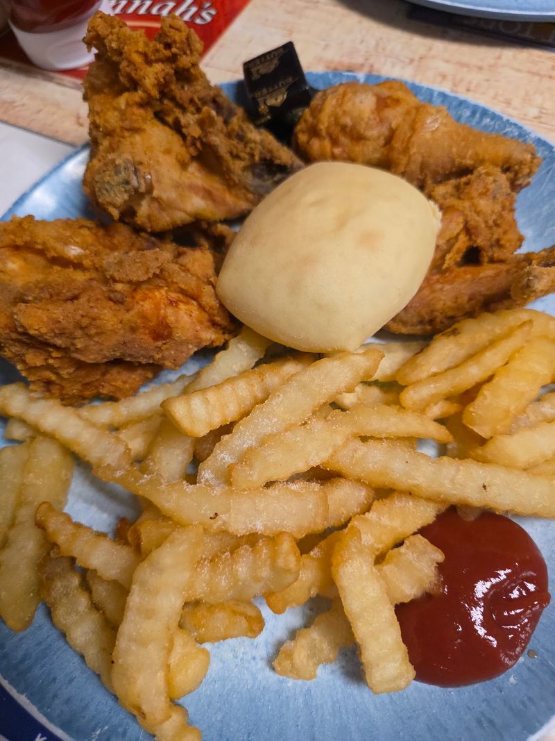 This Small-Town Florida Buffet Is Packed With Southern Comfort Food Worth the Drive