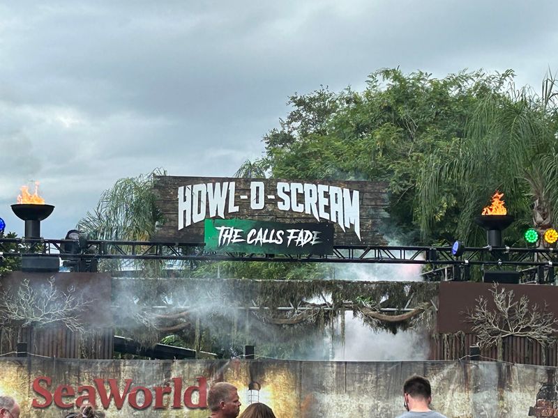 SeaWorld Orlando: Spooktacular and Howl-O-Scream