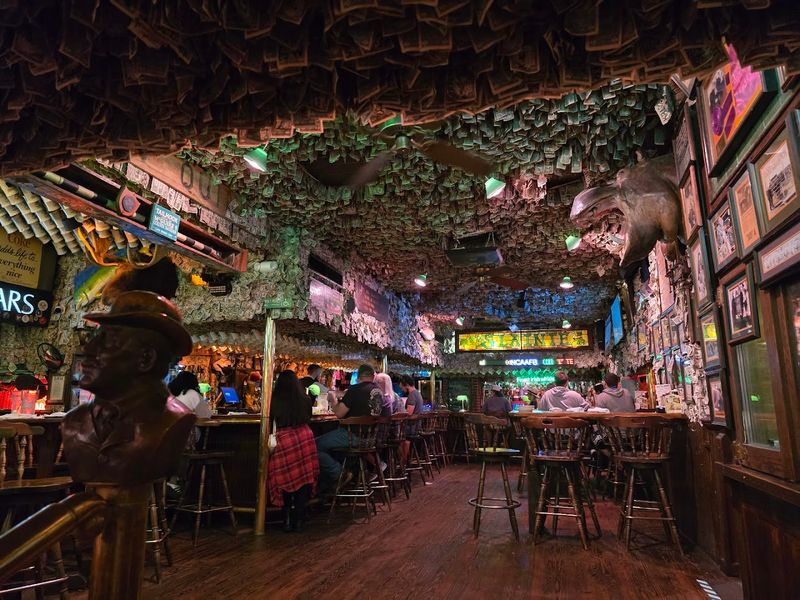 McGuire's Irish Pub