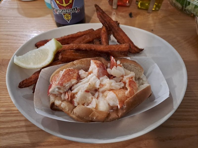 Hot Butter Lobster Roll