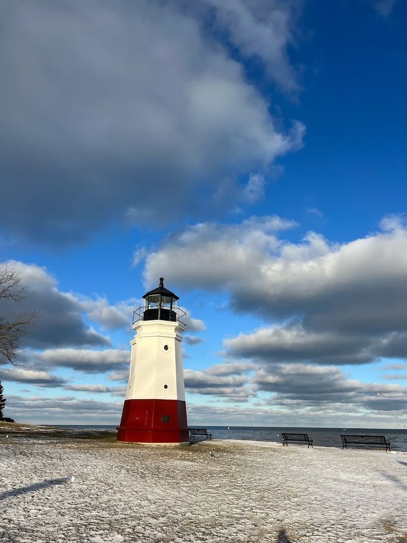 Vermilion Lighthouse (Vermilion)