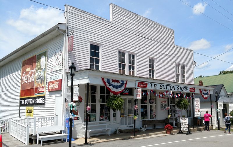 A Main Street That Feels Frozen in Time
